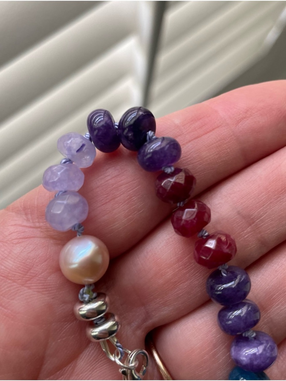 Multicolor Faceted gemstone Bead Bracelet with Pink Pearl Accent hand knotted - Picture 5 of 8